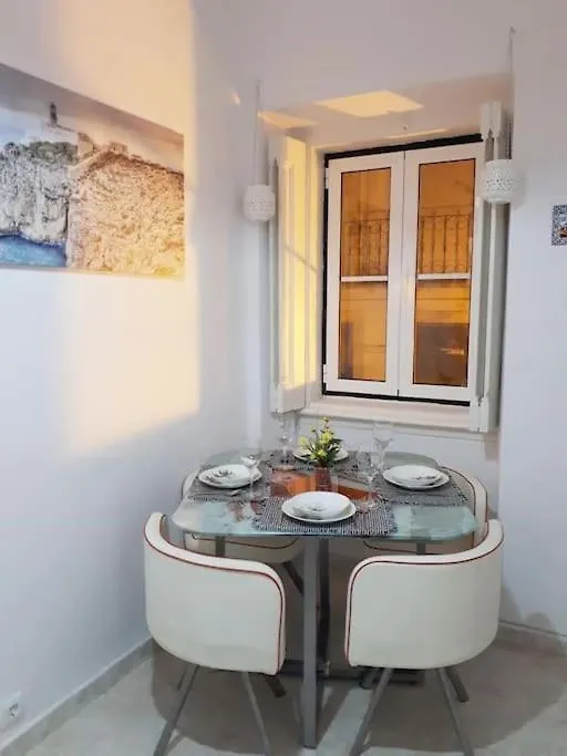 ליסבון Sweet Alfama, Apartment 2 0*,